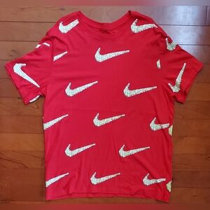 Nike Red Men's Logo Graphic T-Shirt